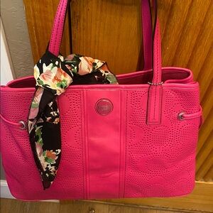 Coach F21938 Hot Pink Leather Shoulder Bag